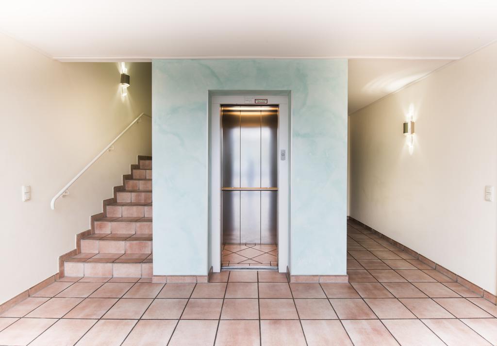 Parkside Apartment House — Photos 1